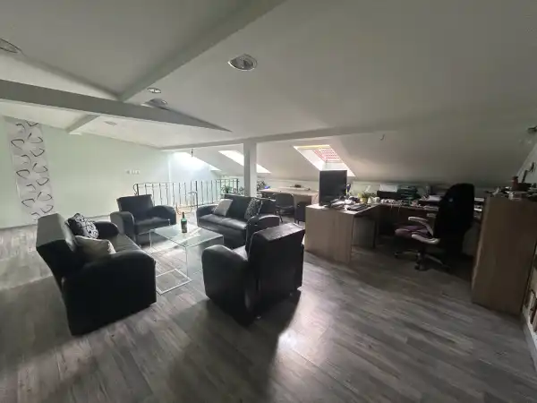 Eladó családi ház, Budapest, XX. kerület 7 szoba 310 m² 168.8 M Ft
