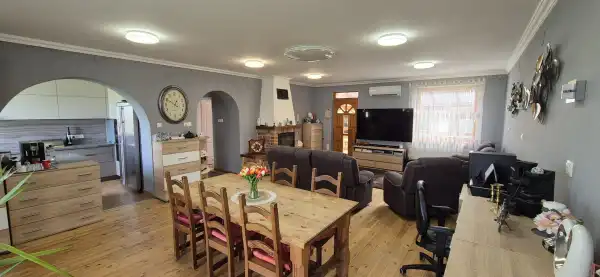 Eladó családi ház, Délegyháza 6 szoba 150 m² 98.8 M Ft
