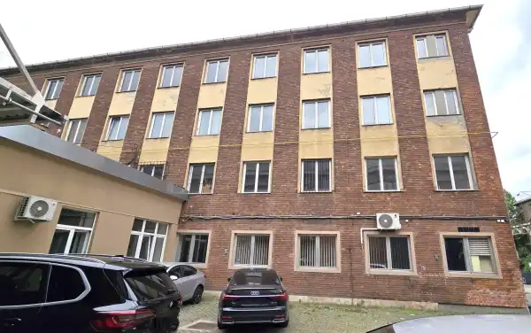 Eladó irodaház, Budapest, XXI. kerület 3170 m² 850 M Ft