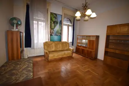 Eladó téglalakás, Budapest, VI. kerület 2 szoba 80 m² 65 M Ft