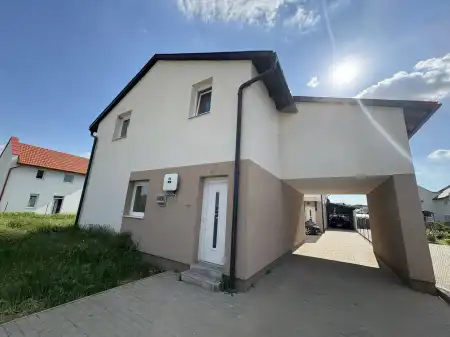 Eladó új építésű ikerház, Velence 4 szoba 90 m² 74.9 M Ft