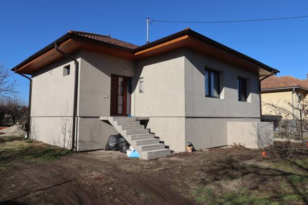 eladó újépítésű családi ház, Áporka