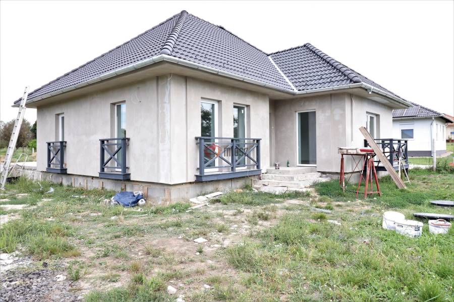 eladó újépítésű családi ház, Bodmér