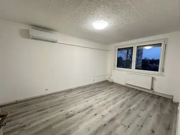 Kiadó panellakás, Budapest, XXI. kerület 1+1 szoba 34 m² 160 E Ft/hó