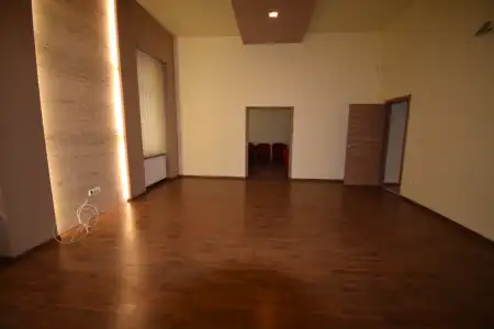 Kiadó téglalakás, Budapest, I. kerület 4 szoba 133 m² 500 E Ft/hó